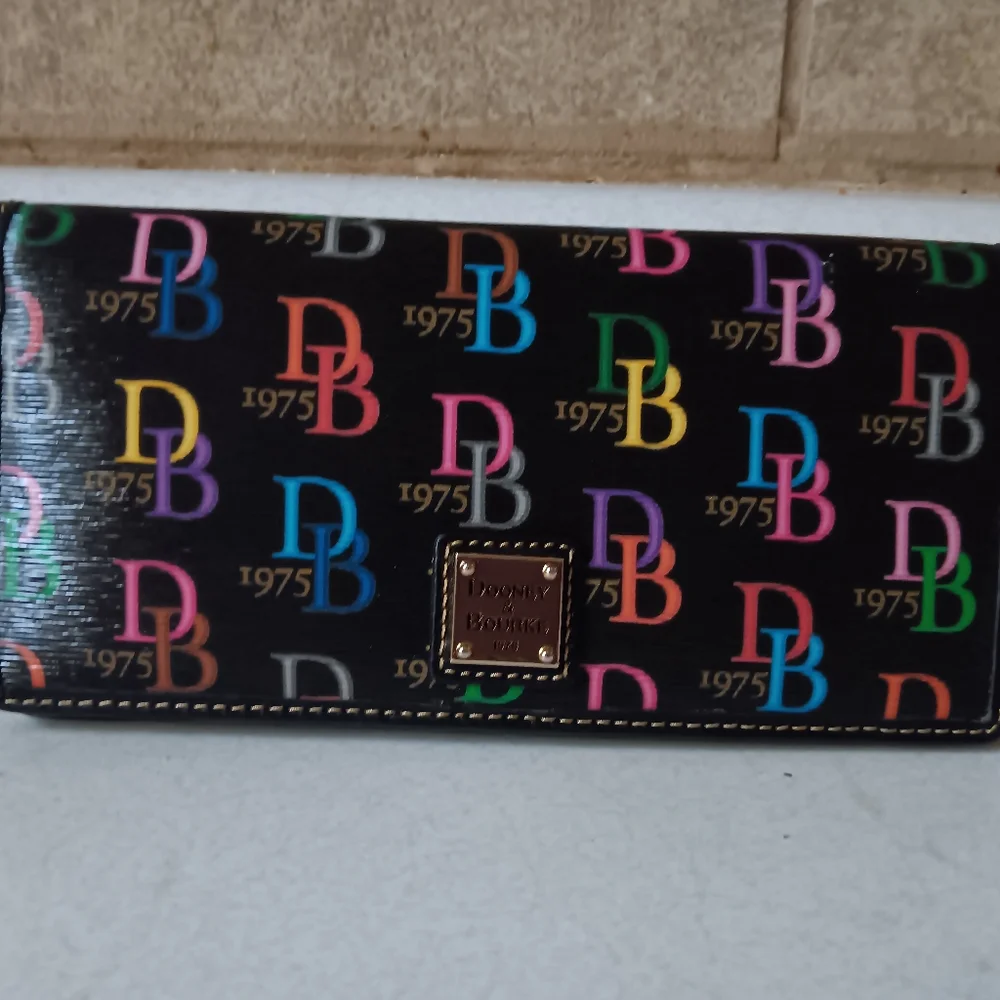 Dooney & Bourke DB75 Multi Color Black Continental Wallet Clutch